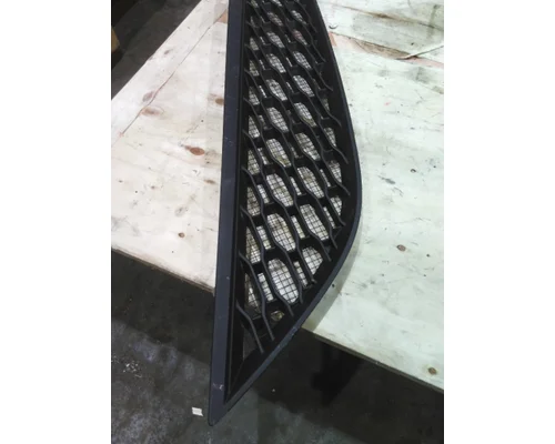 VOLVO VNL AIR INTAKE LOUVERCOVER