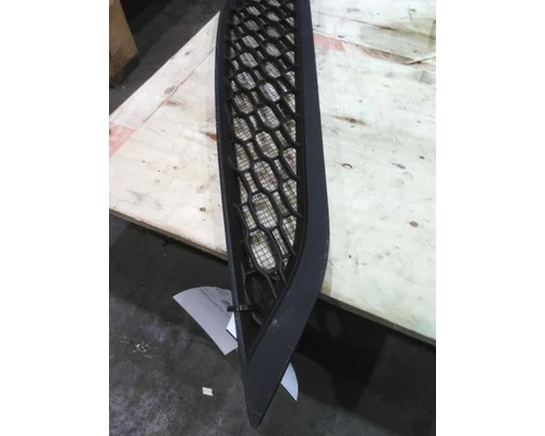VOLVO VNL AIR INTAKE LOUVERCOVER