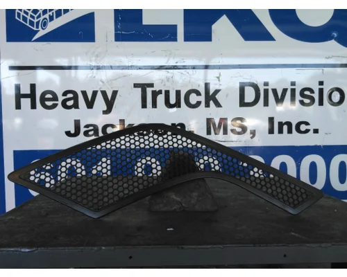 VOLVO VNL AIR INTAKE LOUVERCOVER