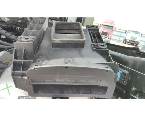 VOLVO VNL AIR INTAKE
