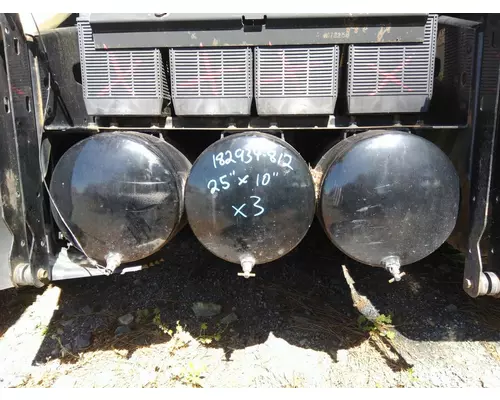 VOLVO VNL AIR TANK
