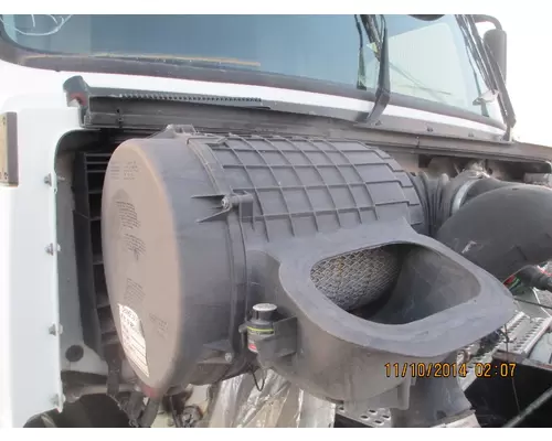 VOLVO VNL Air Cleaner