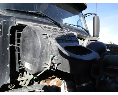 VOLVO VNL Air Cleaner