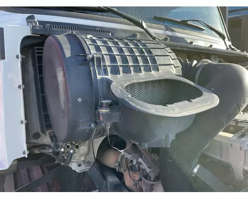 VOLVO VNL Air Cleaner