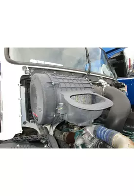 VOLVO VNL Air Cleaner