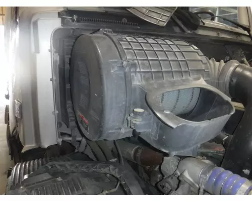 VOLVO VNL Air Cleaner