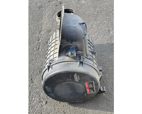 VOLVO VNL Air Cleaner