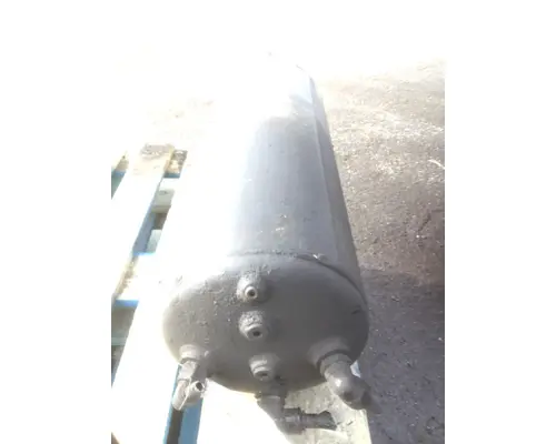 VOLVO VNL Air Tank