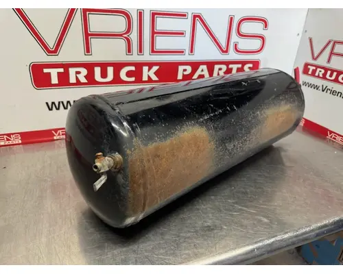 VOLVO VNL Air Tank