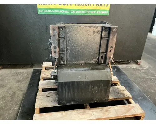 VOLVO VNL Auxillary Power Unit