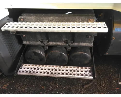 VOLVO VNL BATTERY BOX