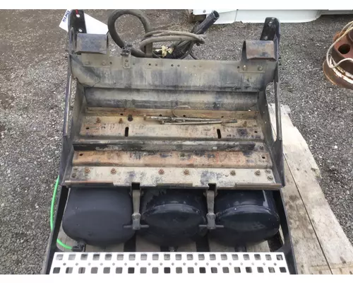 VOLVO VNL BATTERY BOX