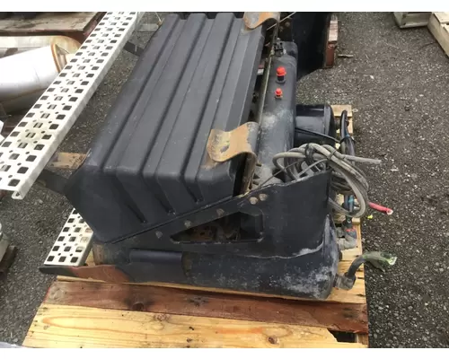 VOLVO VNL BATTERY BOX