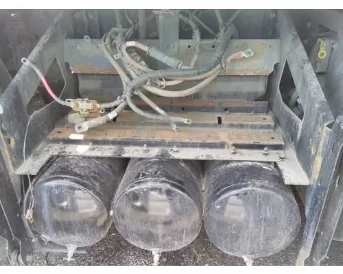 VOLVO VNL BATTERY BOX