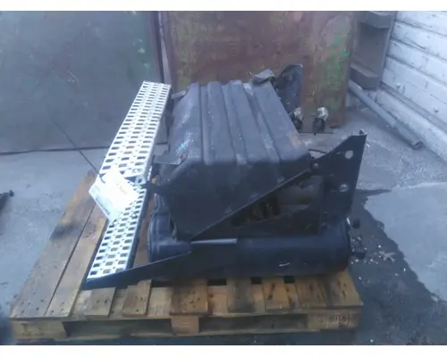 VOLVO VNL BATTERY BOX