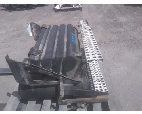 VOLVO VNL BATTERY BOX