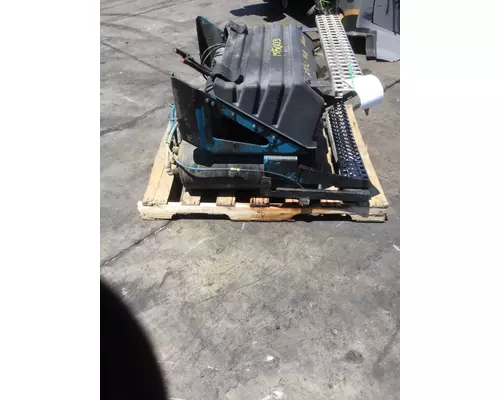 VOLVO VNL BATTERY BOX