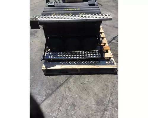 VOLVO VNL BATTERY BOX