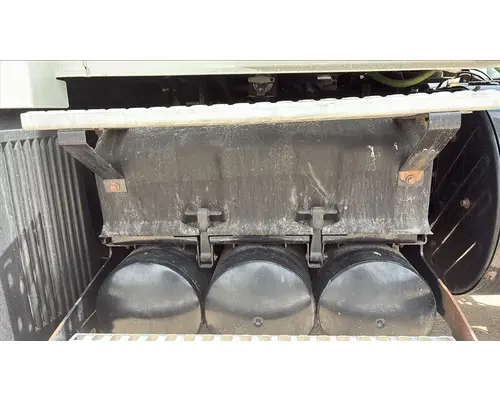 VOLVO VNL BATTERY BOX