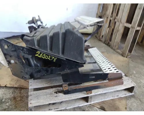 VOLVO VNL BATTERY BOX