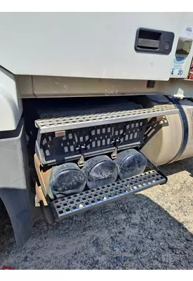 VOLVO VNL BATTERY BOX