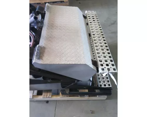 VOLVO VNL BATTERY BOX