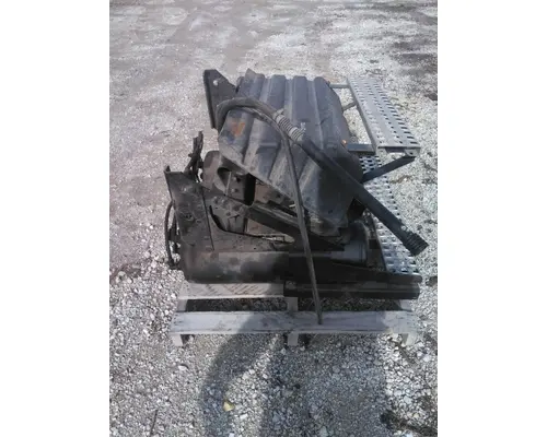 VOLVO VNL BATTERY BOX