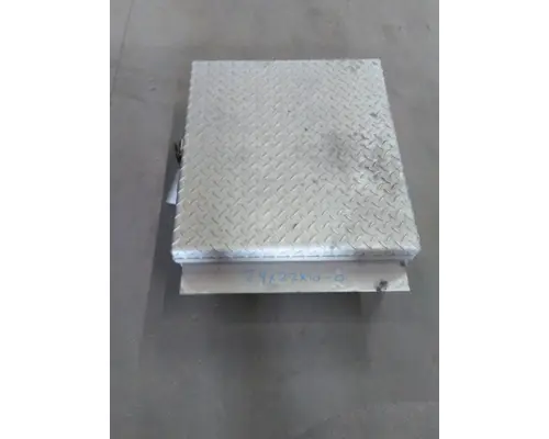 VOLVO VNL BATTERY BOX