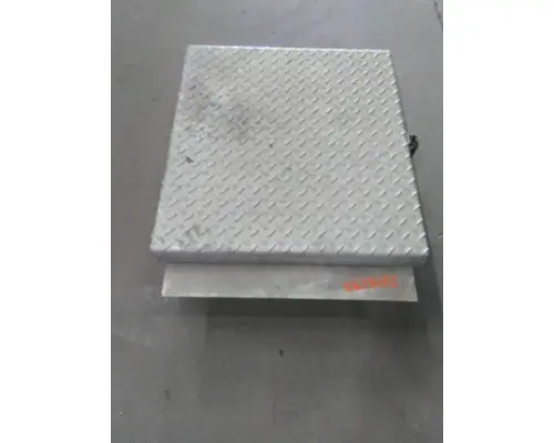 VOLVO VNL BATTERY BOX