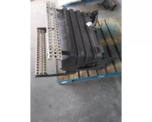 VOLVO VNL BATTERY BOX