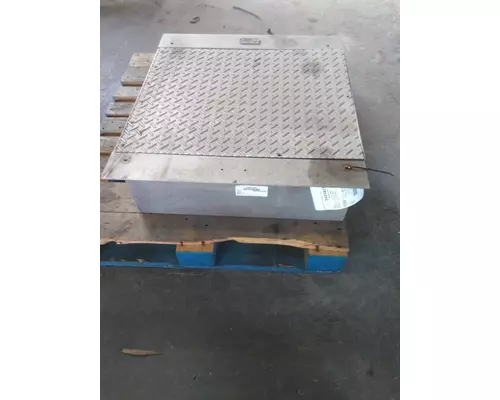 VOLVO VNL BATTERY BOX