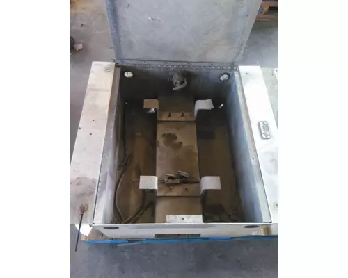 VOLVO VNL BATTERY BOX