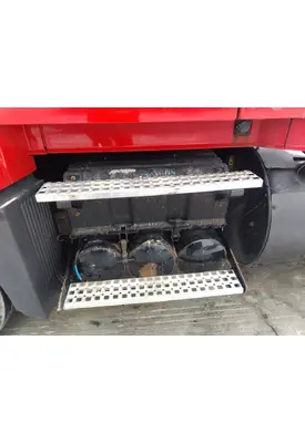 VOLVO VNL BATTERY BOX