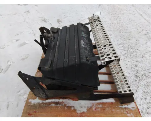 VOLVO VNL BATTERY BOX