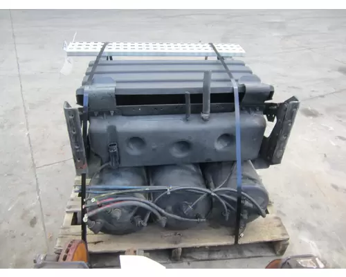 VOLVO VNL BATTERY BOX