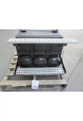 VOLVO VNL BATTERY BOX