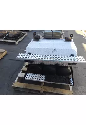VOLVO VNL BATTERY BOX