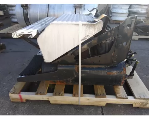 VOLVO VNL BATTERY BOX