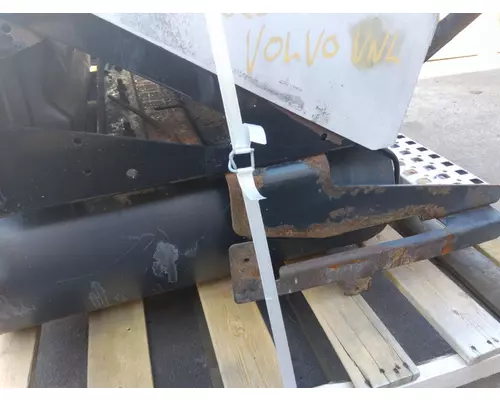 VOLVO VNL BATTERY BOX
