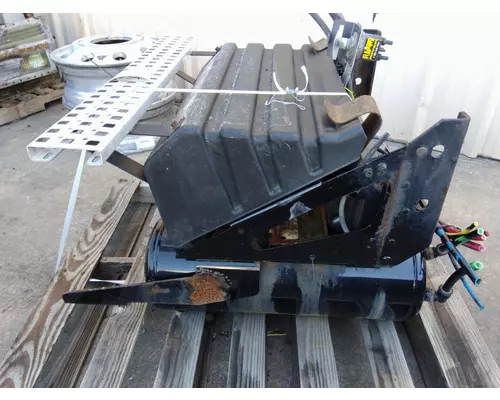 VOLVO VNL BATTERY BOX