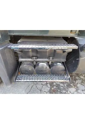 VOLVO VNL BATTERY BOX