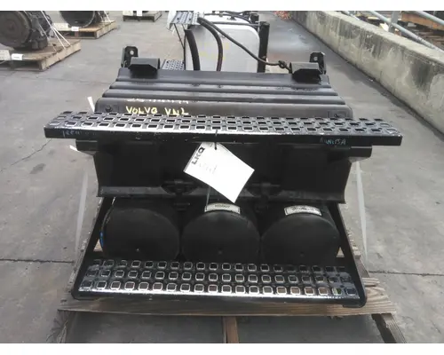 VOLVO VNL BATTERY BOX