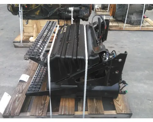 VOLVO VNL BATTERY BOX