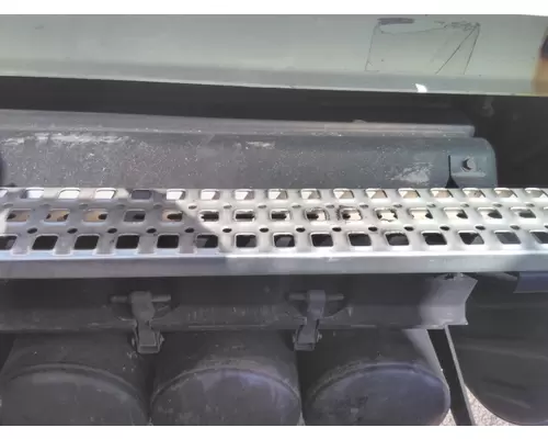 VOLVO VNL BATTERY BOX