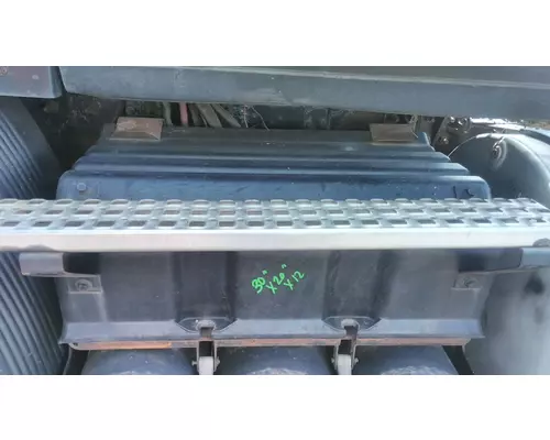 VOLVO VNL BATTERY BOX