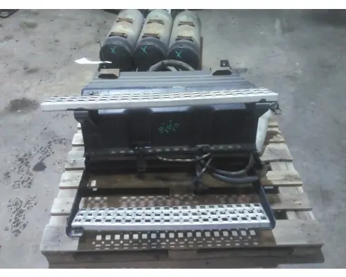 VOLVO VNL BATTERY BOX