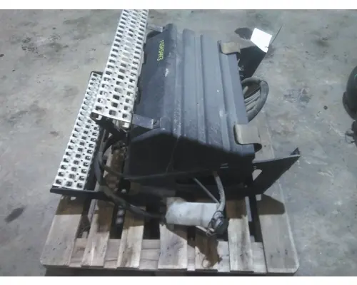 VOLVO VNL BATTERY BOX