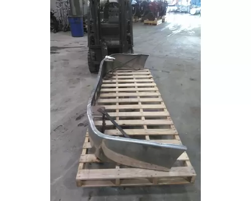 VOLVO VNL BUMPER ASSEMBLY, FRONT