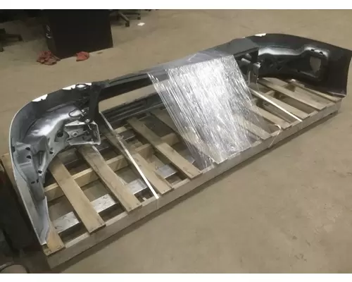 VOLVO VNL BUMPER ASSEMBLY, FRONT