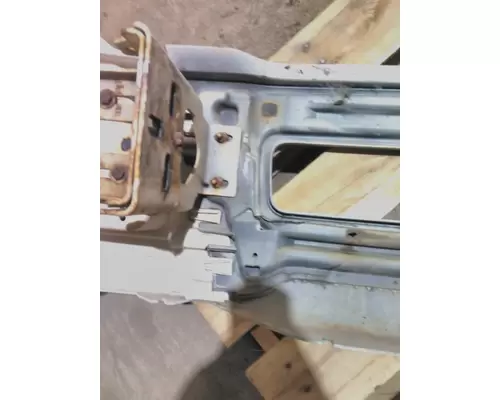 VOLVO VNL BUMPER ASSEMBLY, FRONT